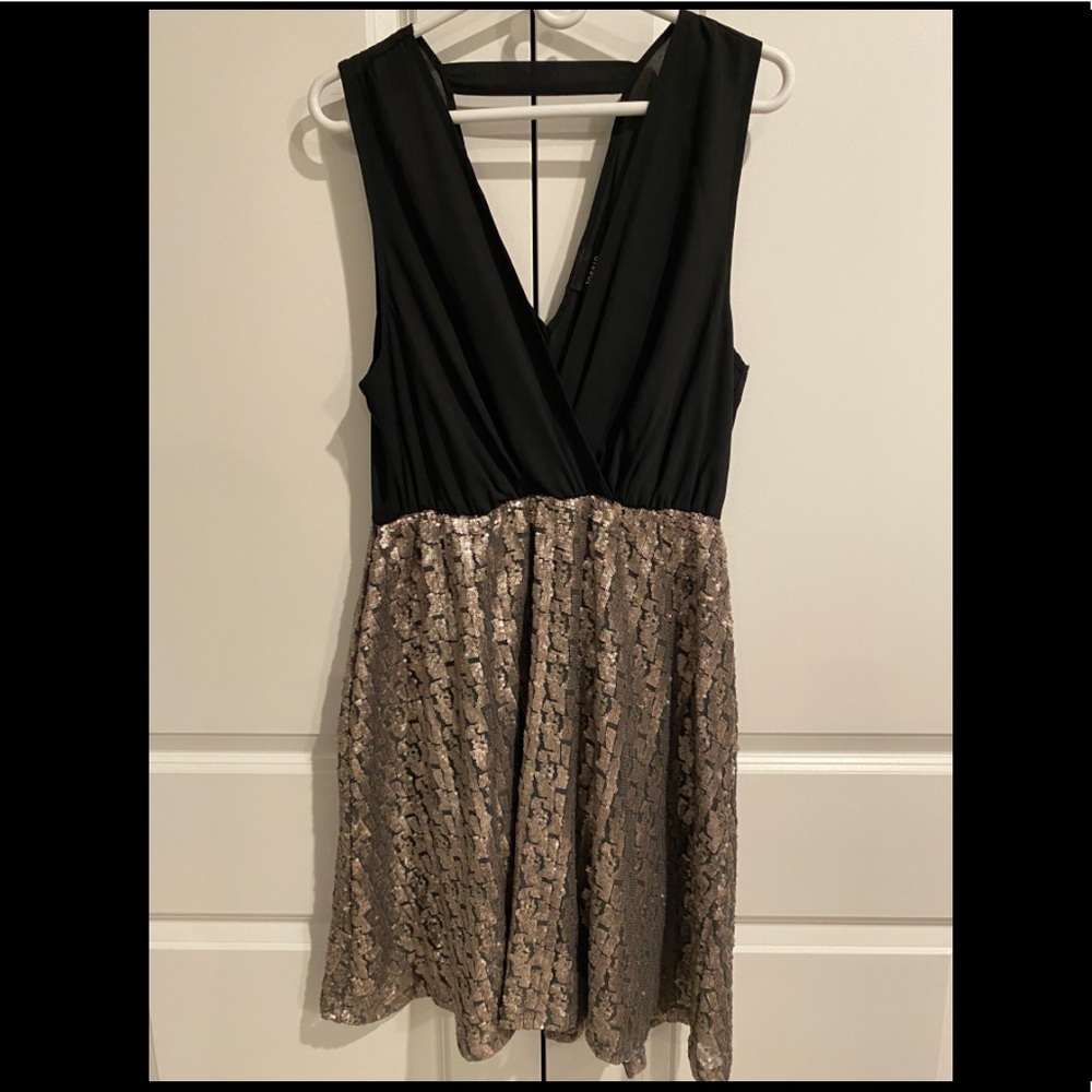 Black and Gold Party Dress! 🖤🎉